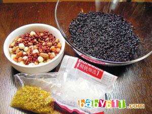 黑米红豆粥+++材料:黑米
