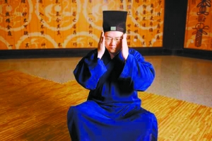 ��������ʦ����һ������٣��Գ�3�����ʵ�ʻ������4��