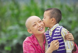 80�󻼰�Ů�ӿ�΢����ϲ������ �ܾ�����(ͼ)