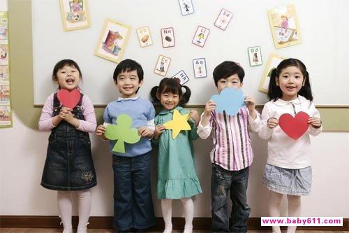 看看国外宝宝什么时候入园
