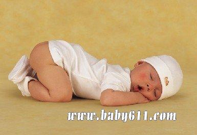 Ӥ���ڱ�����ƨ������������