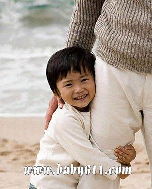 Ϊ��С���ߵı�����׳����