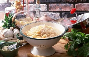 茼蒿菜鸡鸭血通心汤面