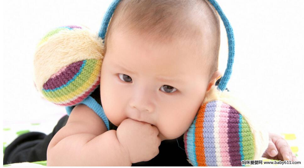 ���е�С����