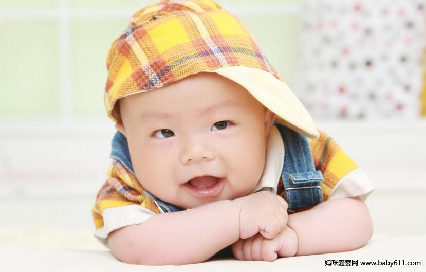 ���е�С����