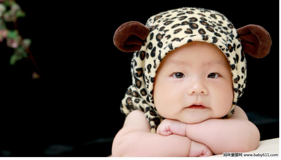 ���е�С����