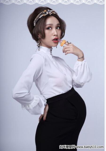 ������Ů������