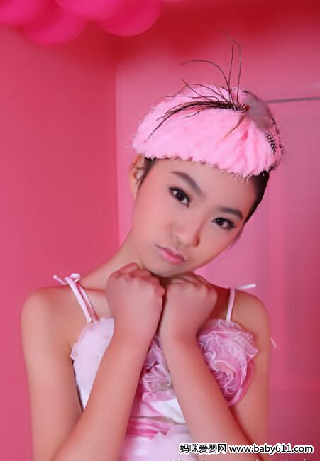 ʥ���ڵ�һ���ɫϵ������