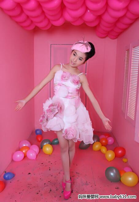 ʥ���ڵ�һ���ɫϵ������