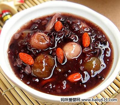 桂圆阿胶红枣粥
