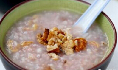 健脑益智类:核桃仁粥