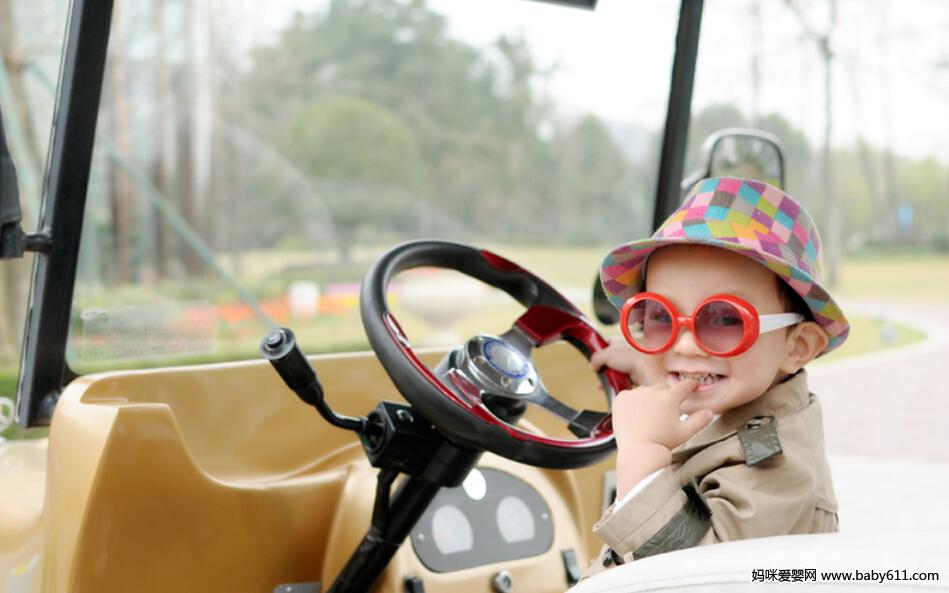 ���Ӻ����м�