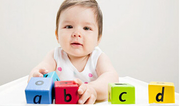 促进宝宝肢体发育的20个游戏