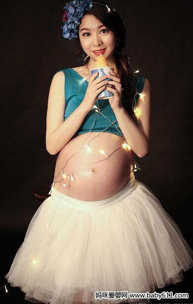 ��ɫ����