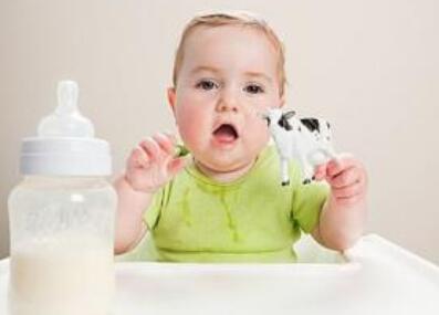 婴儿饮食必需的营养有那些?