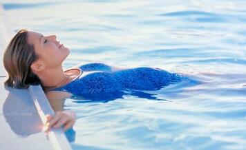 �˶�̥�̵�����洦�������ڵ��˶�