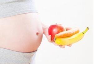 孕期胃疼喝点玉米面粥 孕期遵循三大饮食原则
