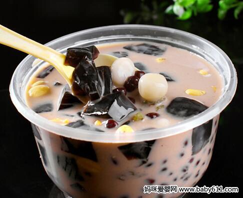 妈咪爱婴网首页 食谱 五谷豆浆机食谱 消暑冷饮【主料】仙草粉25克