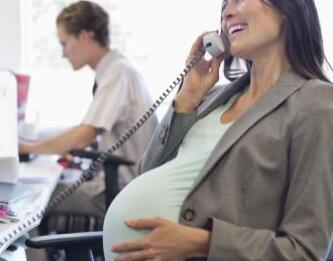 为分娩做准备 孕晚期多练习顺产分娩操