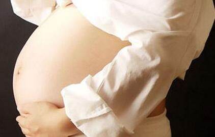 孕晚期出现3种情况 要及时到医院待产