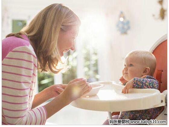 汤泡饭难消化 宝宝吃饭学问大