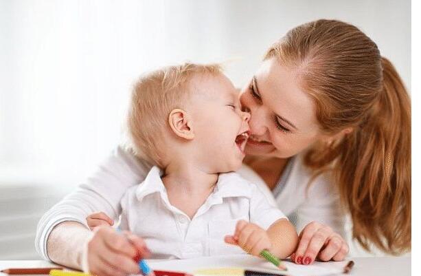多跟婴儿讲话能让宝宝更聪明