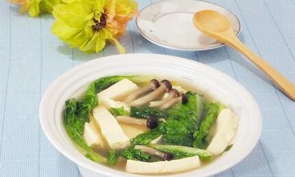 鸡汤豆腐小白菜