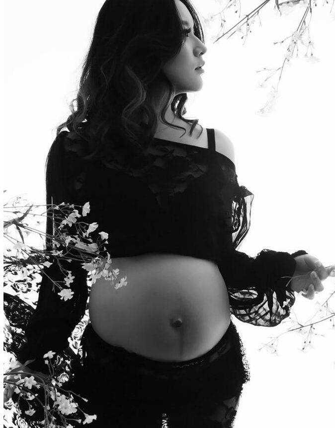 ��ɫ��˿��Ů�и�