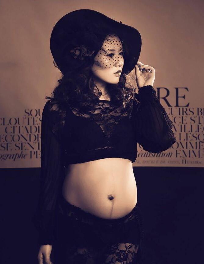 ��ɫ��˿��Ů�и�