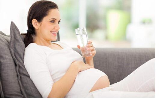 孕妇不适合喝什么水