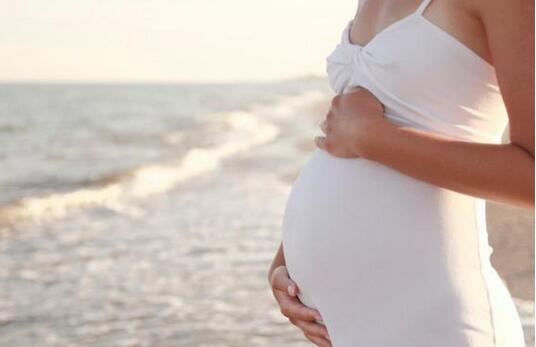怀孕期间，应注意饮食的这三个阶段