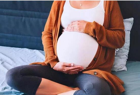 想让胎儿健康成长，孕期这四件事准妈妈要少做