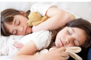 �������׶�԰�ĺ�����˯,Σ��̫��