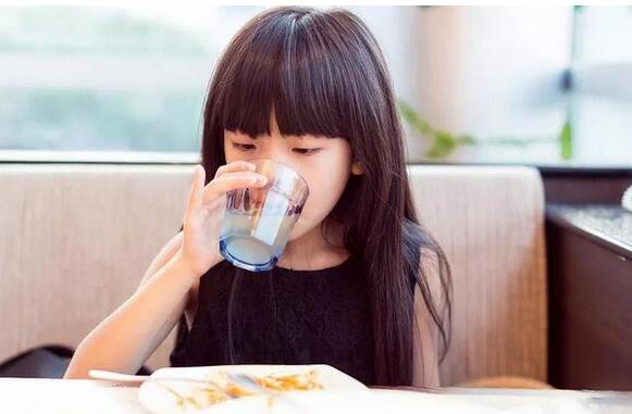 常做的4个坏习惯,希望孩子尽快改正