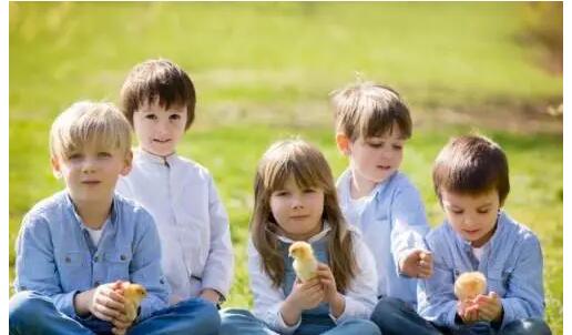 四个社交小技巧,让孩子结交更多好朋友