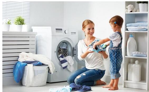 让宝宝参与干家务 锻炼他的自理能力