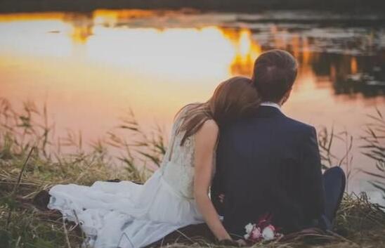 人到中年,夫妻之间最舒服的状态,就三个字