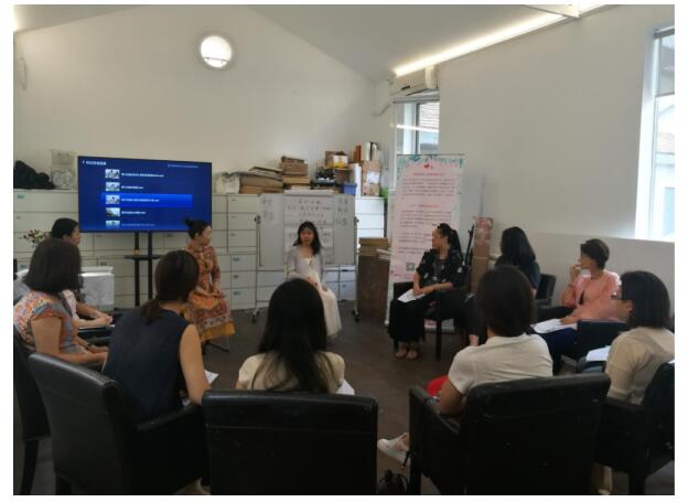 独抚妈妈:温柔地穿越暴风雪