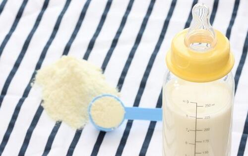 奶粉与婴儿喂养的三点建议