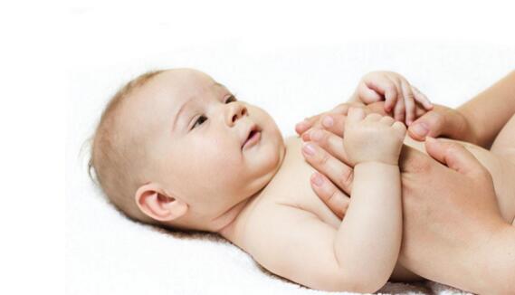 父母常触摸宝宝的这些部位，会让宝宝更聪明！