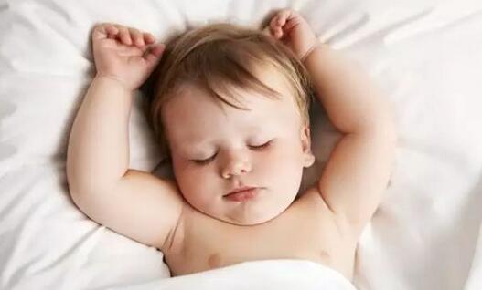 怎样把宝宝睡扁的头给“圆”回来？试试这四个小妙招！
