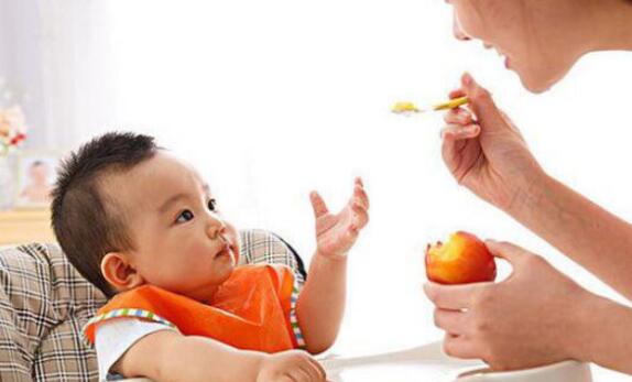 宝宝吃水果辅食的7个误区，妈妈知道越早越好！