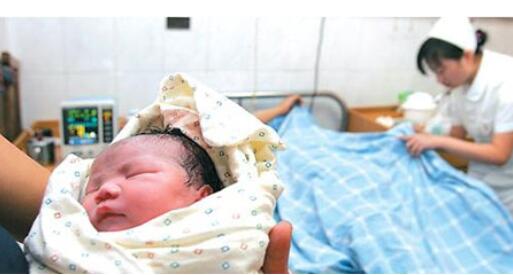 产妇分娩胎儿的三个产程,看完就知道妈妈多不容易了!