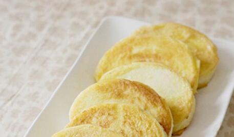 宝宝开始长牙了,用哪些食物可以让他磨牙?