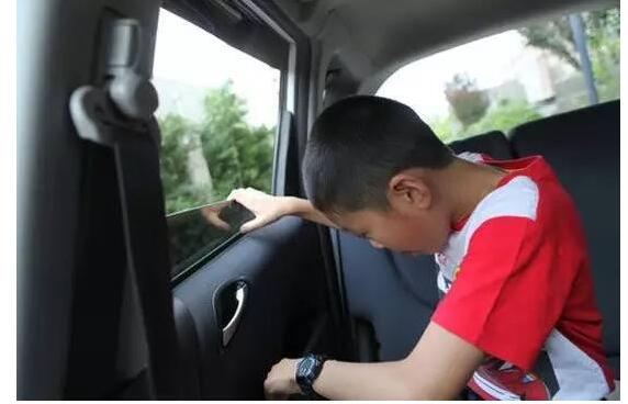 马上迎来国庆小长假,总结孩子外出的六种危险情况,家长一定要引以为戒!