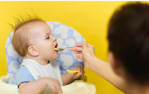 如何判断宝宝的“饥饿需求”？妈妈们切记一定要按时喂养！