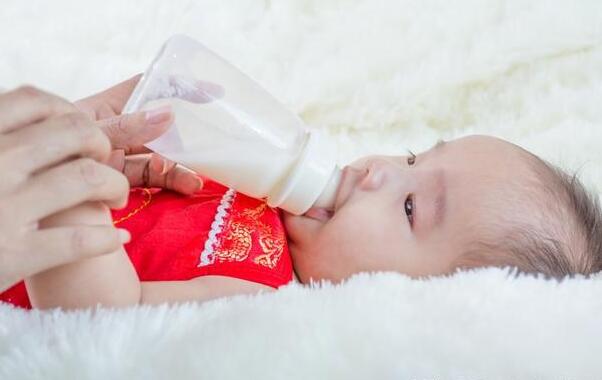 宝宝“厌奶”很难搞?没试过这些方法,不要轻言放弃