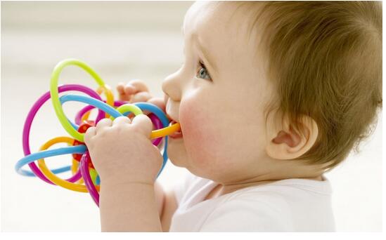 如何帮助宝宝度过痛苦的长牙期?新手爸妈建议收藏