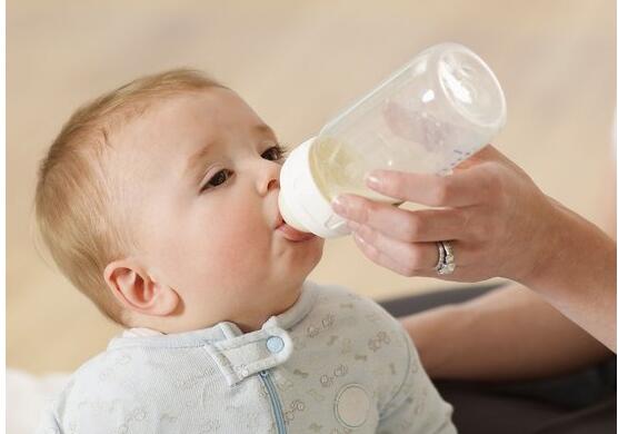 宝宝喝奶粉上火怎么办？5个方法来预防！