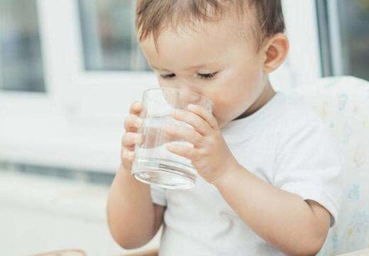 宝宝有这些情况,说明身体缺水了